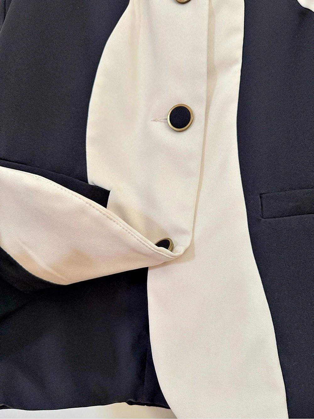 Color Block Button Front Vest - Picture 3 of 3